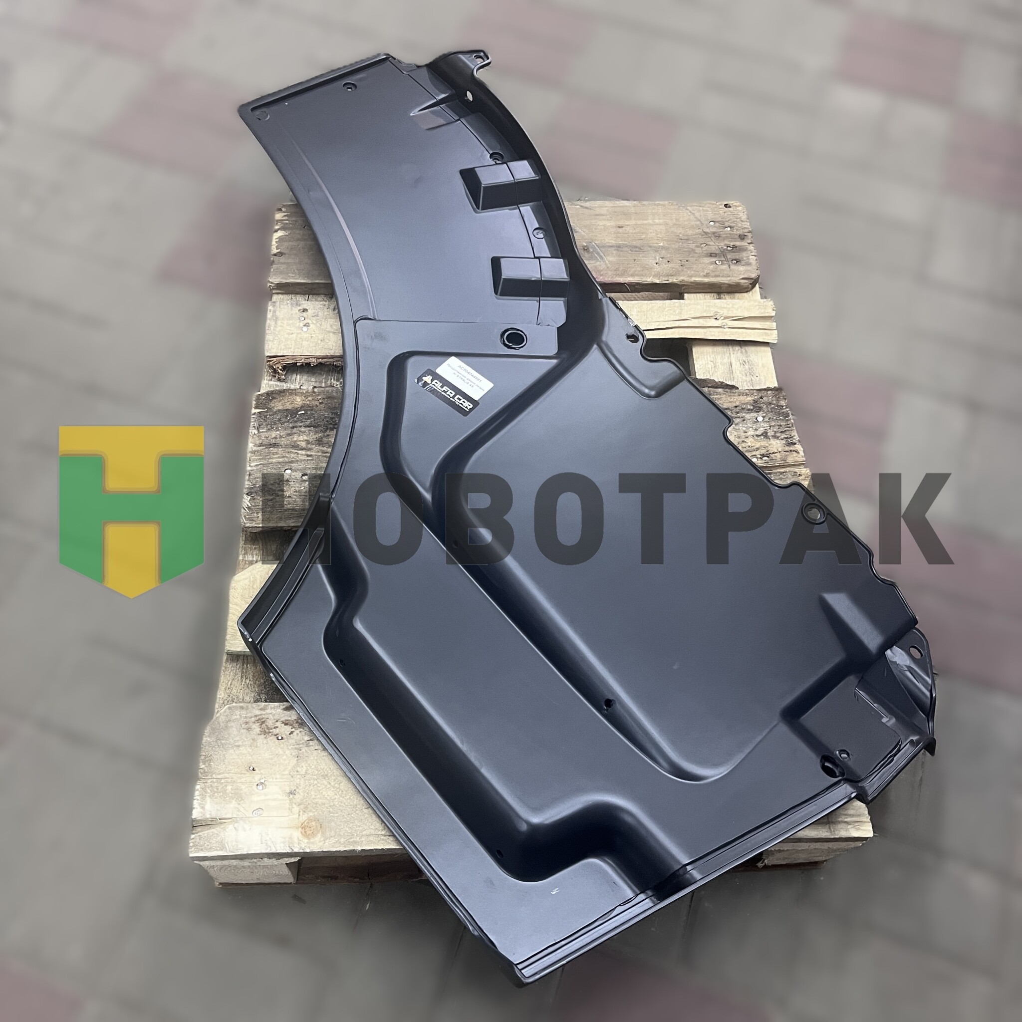 Накладка на дверь левая Iveco Stralis AC504044981