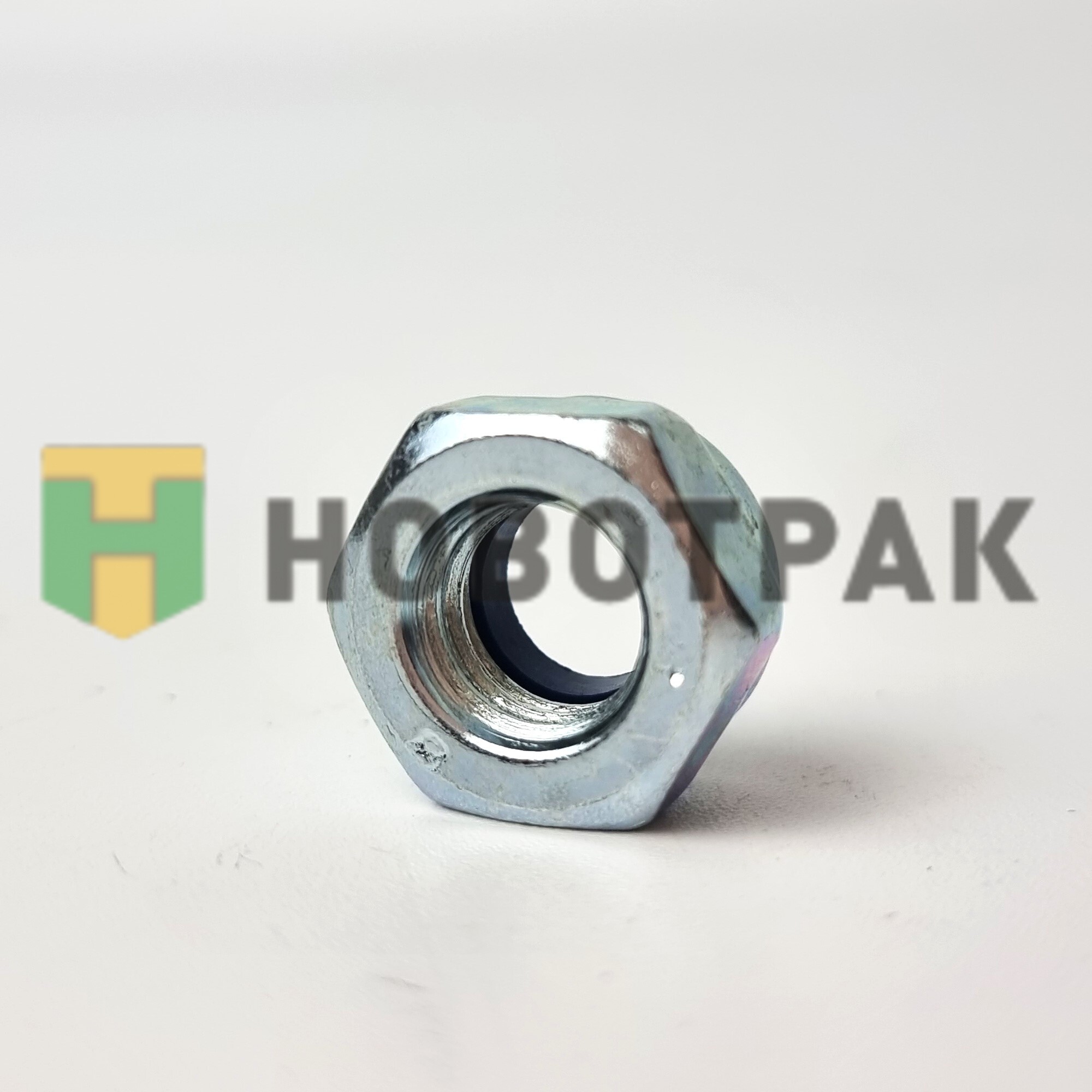 Гайка самоконтрящаяся М10 036810