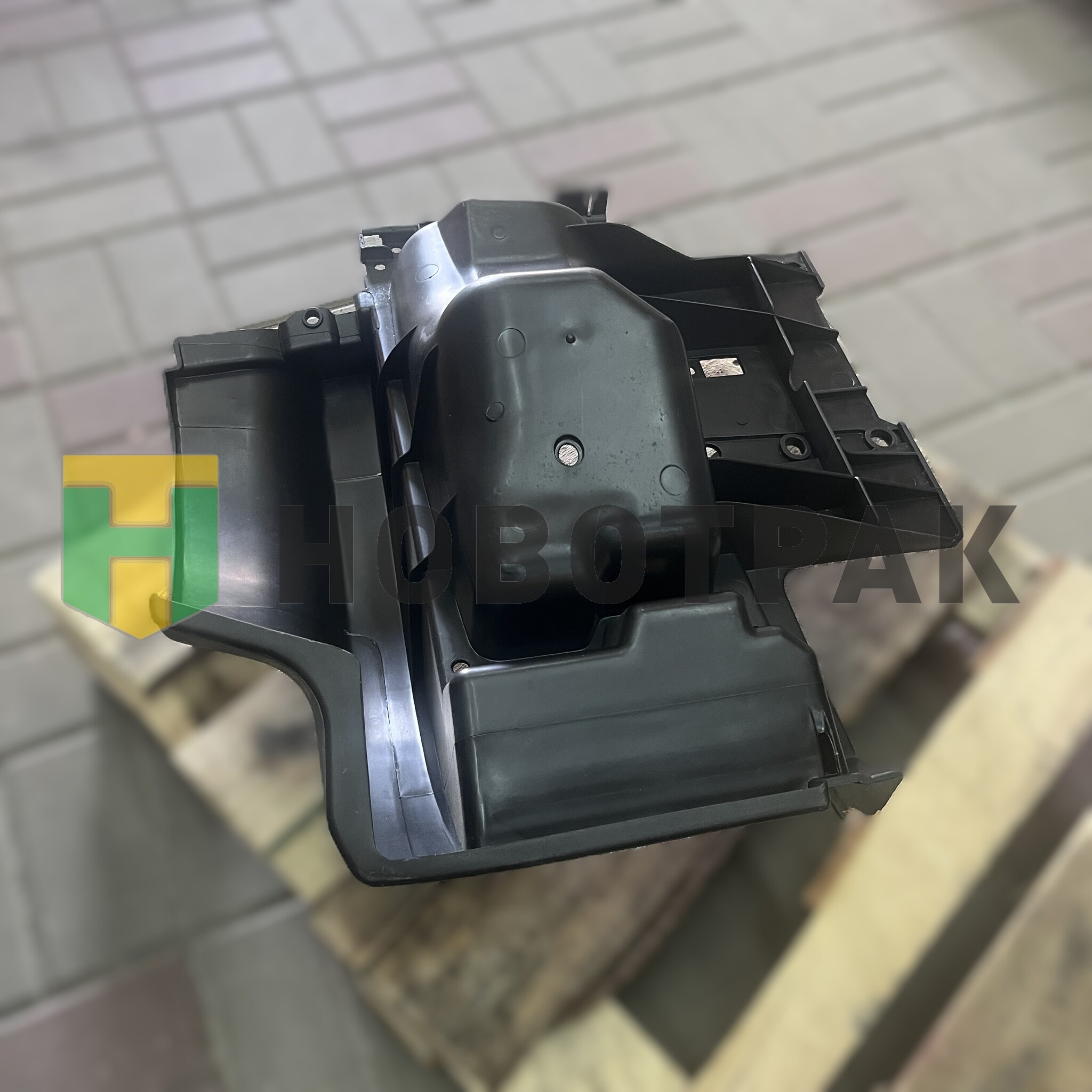 Корпус фары Scania R.114 левый SK502003601