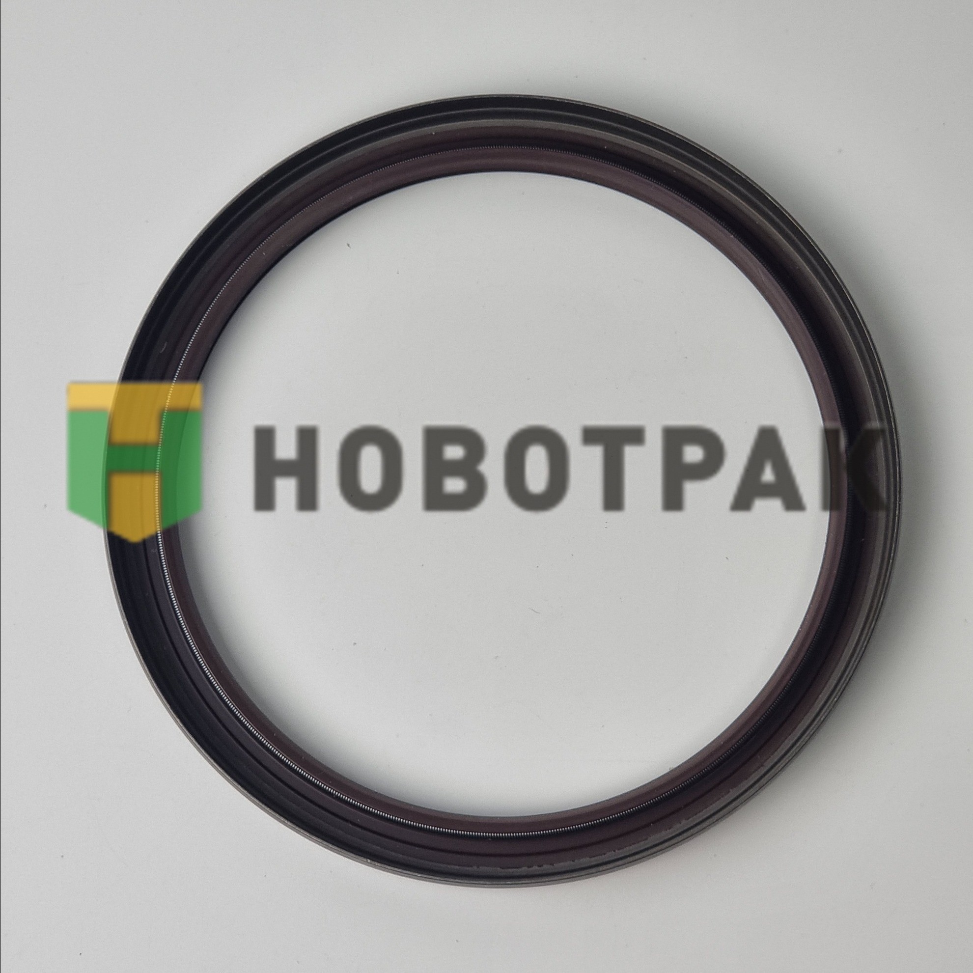 Сальник хвостовика КПП