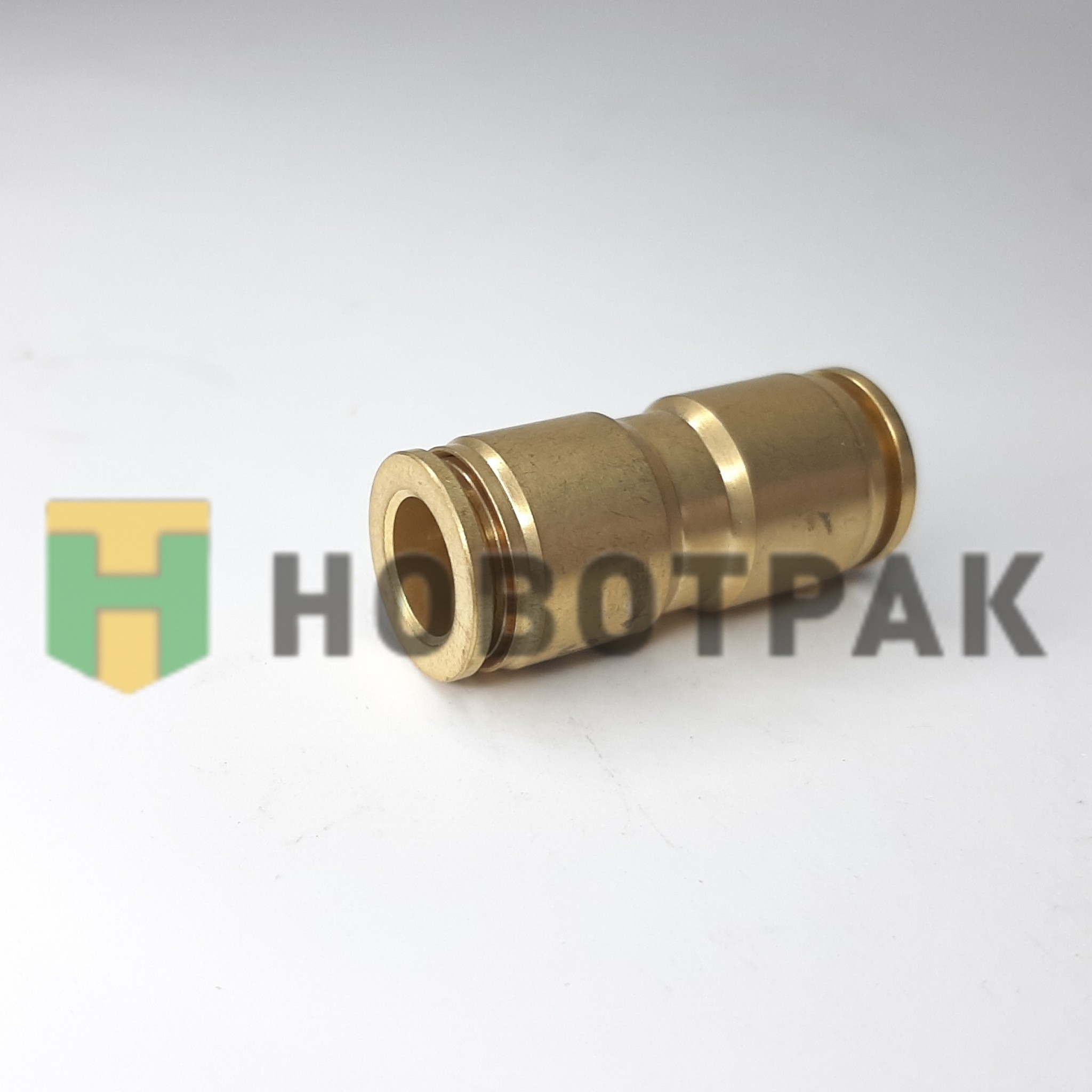 Фитинг Startec прямой (латунь) 9мм INF11MPUC09